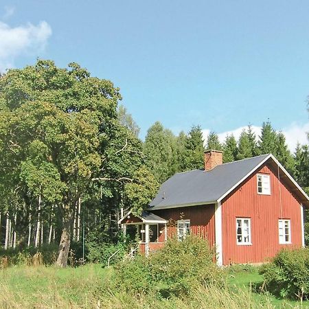 2 Bedroom Stunning Home In Molkom Sutterhojden Exterior foto